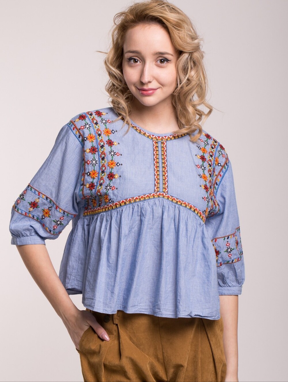 EUC•ZARA trf Collection Embroidered Floral Chambray Babydoll Top Pom Poms•MED
